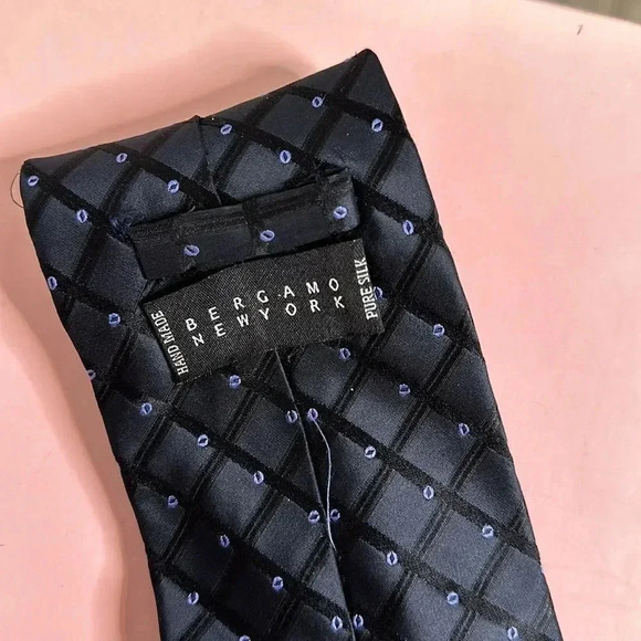 Bergamo New York Blue Tie - Picture 5 of 7